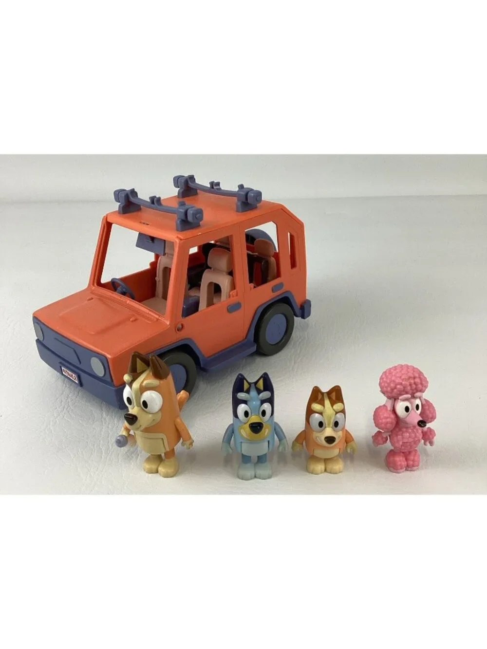 Moose Bluey Heeler Family Car Station Wagon w 4 Figures Bundle Lot Poodle 2018